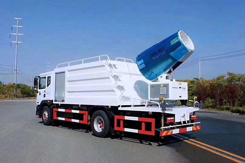 15噸東風多利卡D9多功能液壓抑塵灑水車 沒有副發(fā)動機的抑塵車
